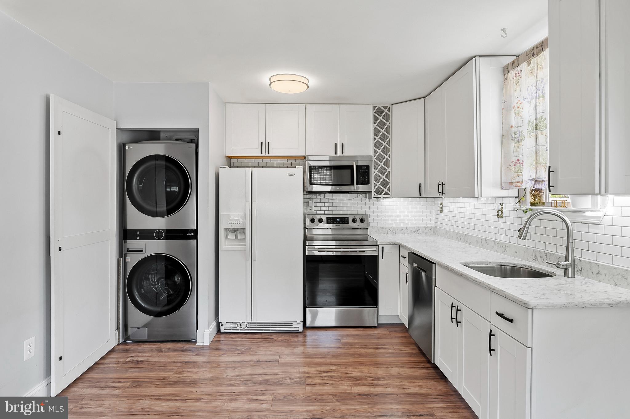 QUEENS PARK - Residential