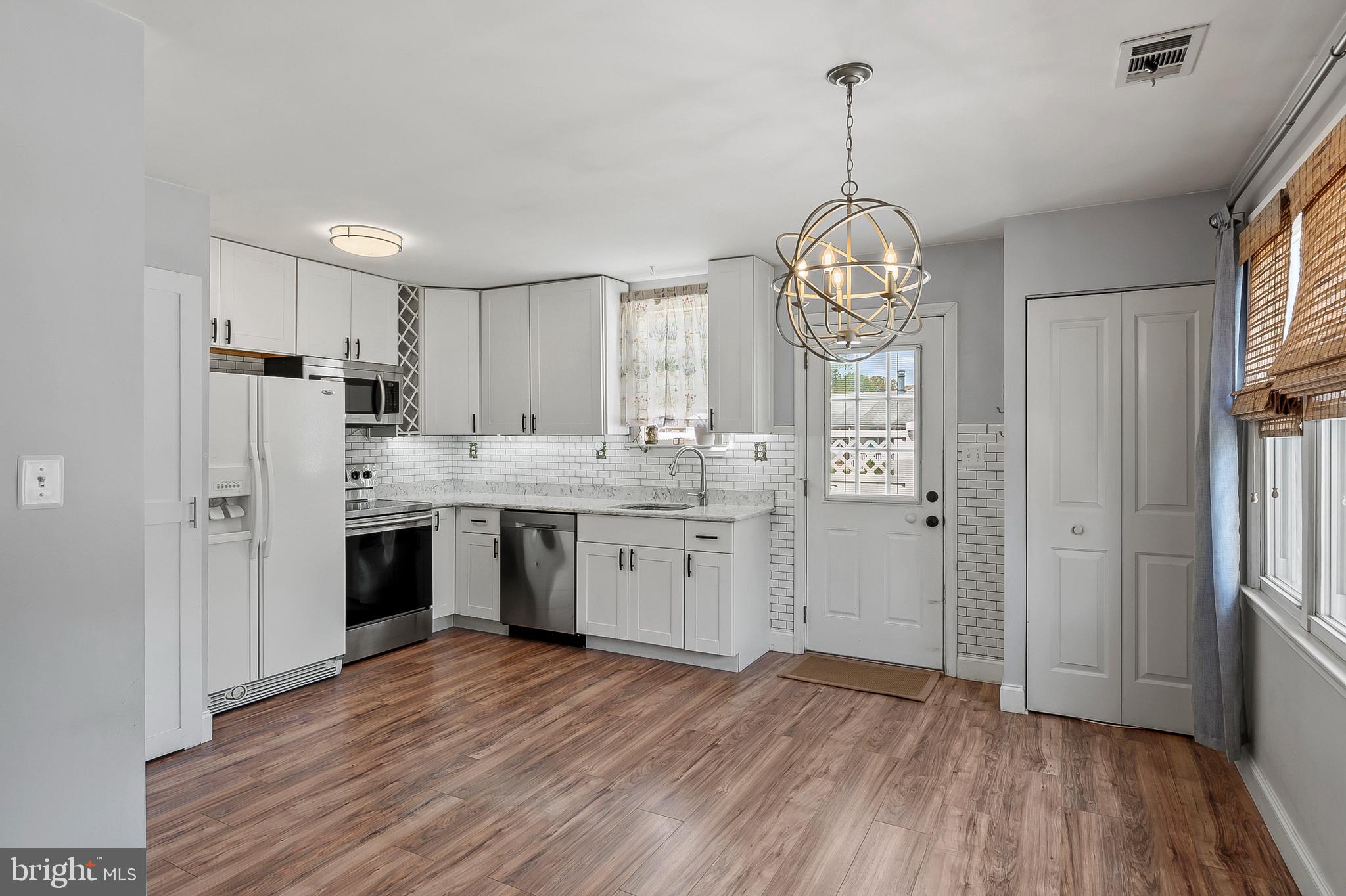 QUEENS PARK - Residential