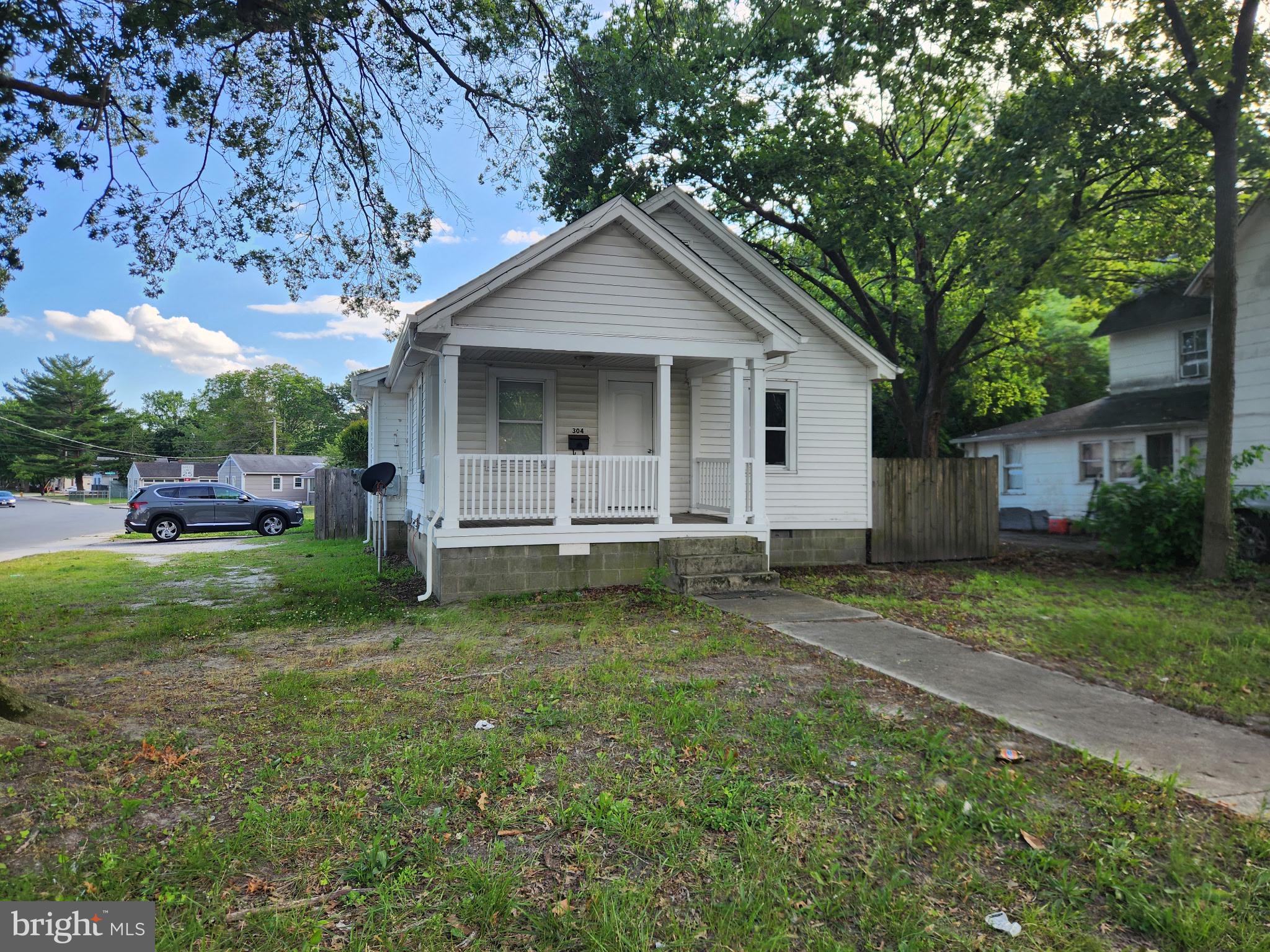 304 E LINCOLN AVENUE