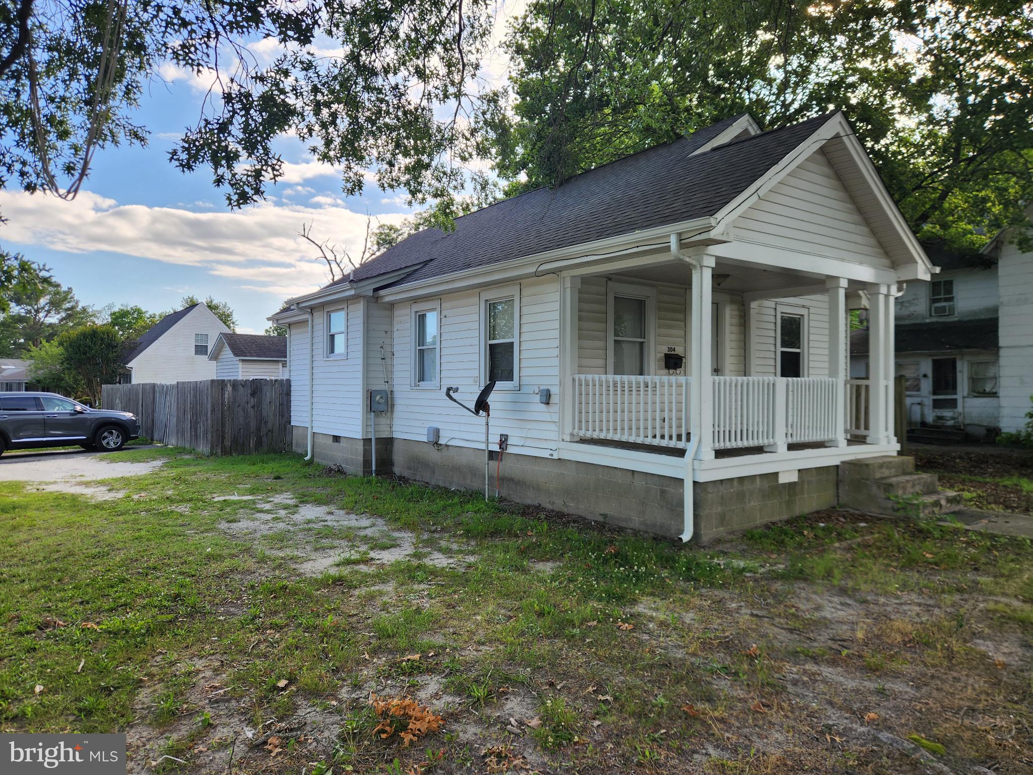 304 E LINCOLN AVENUE