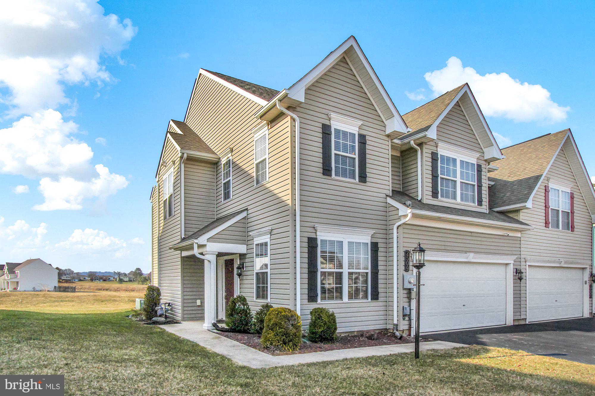 BROWNSTONE MANOR - Residential