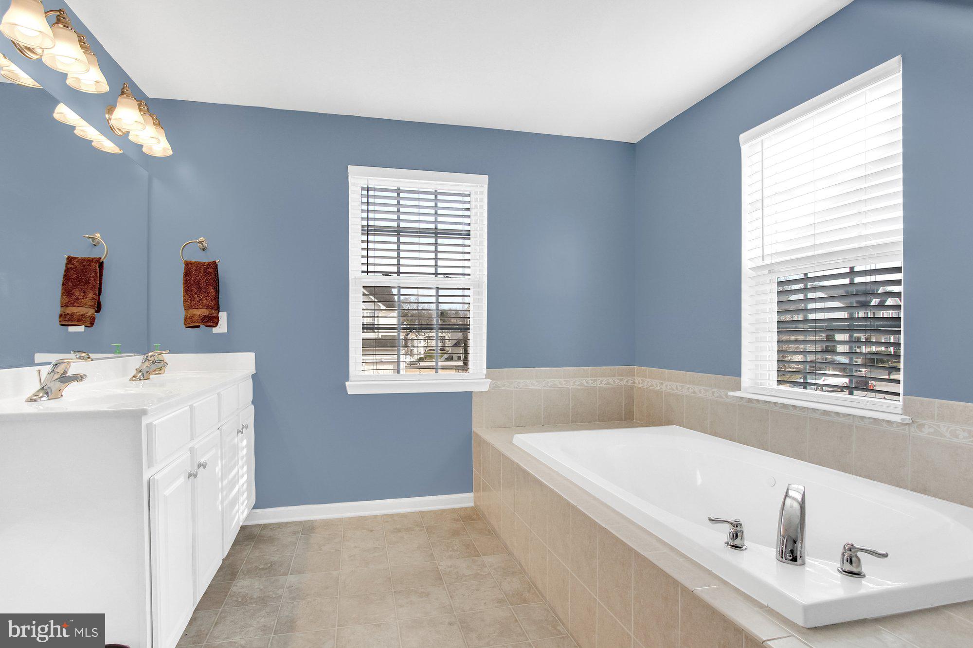 BROWNSTONE MANOR - Residential