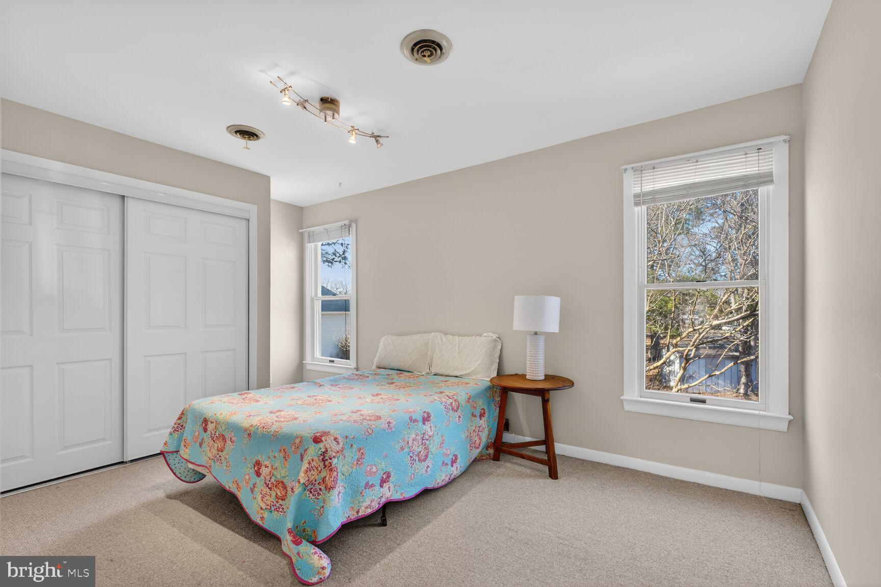 RIVER BEND - Residential