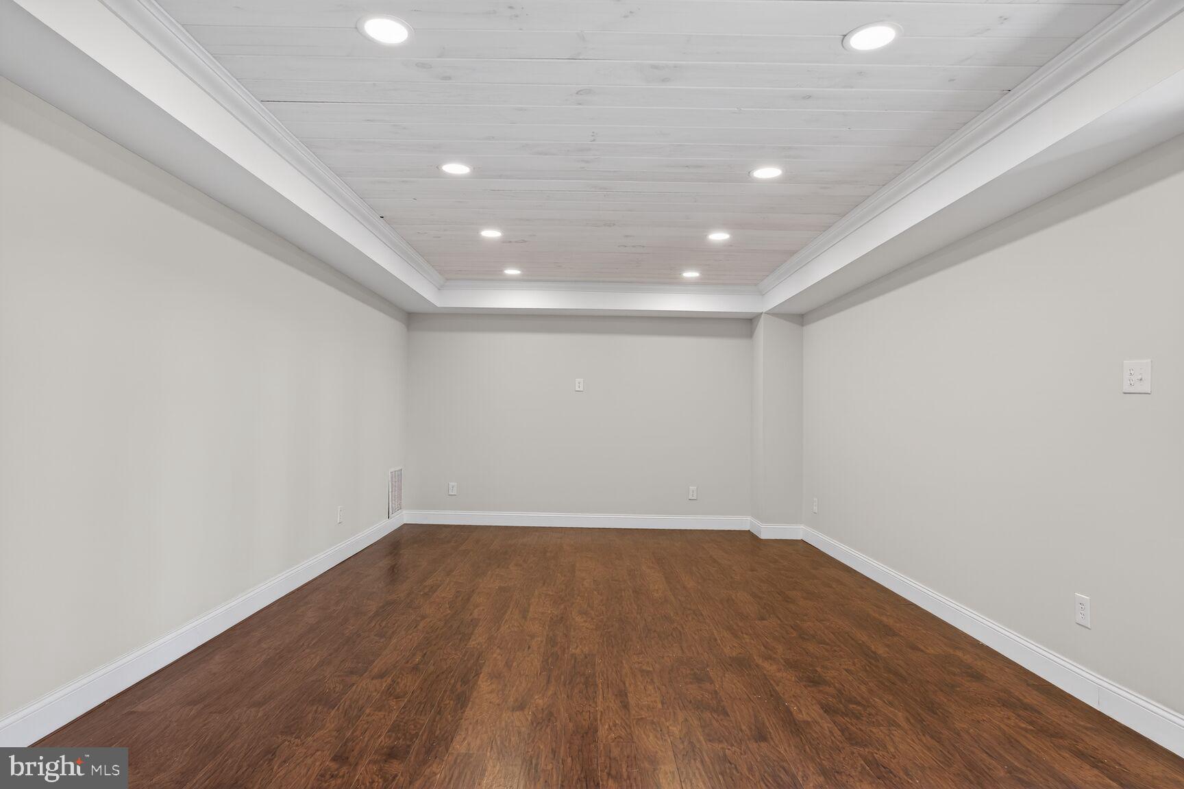 RIVER BEND - Residential