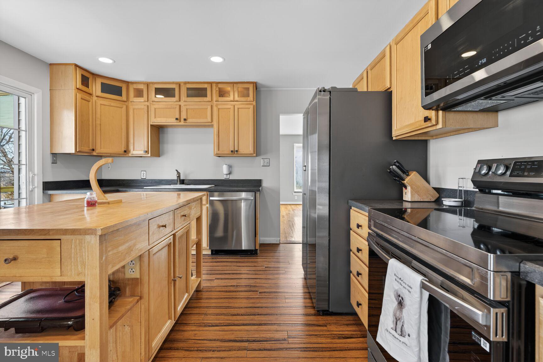 RIVER BEND - Residential