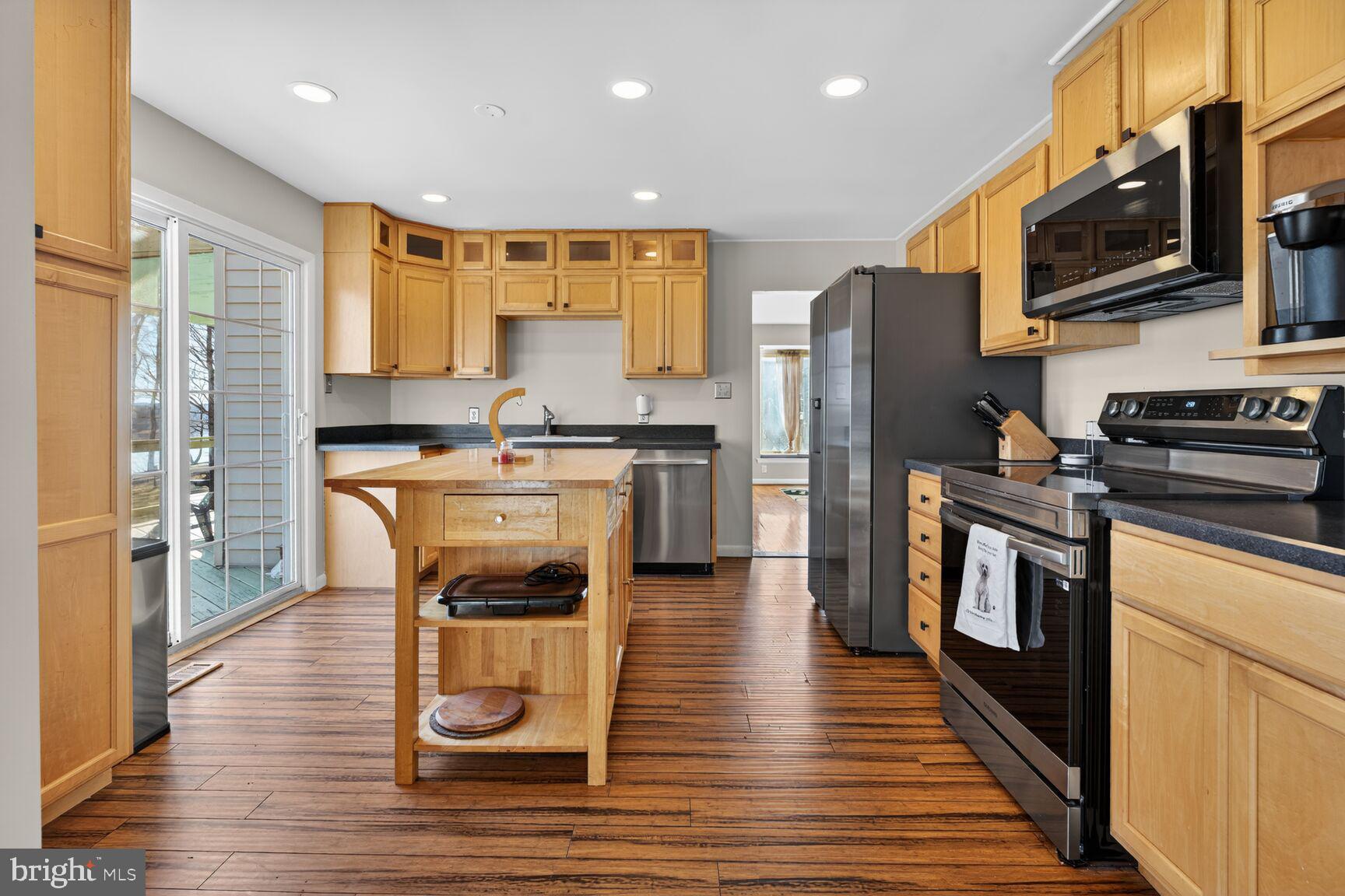 RIVER BEND - Residential