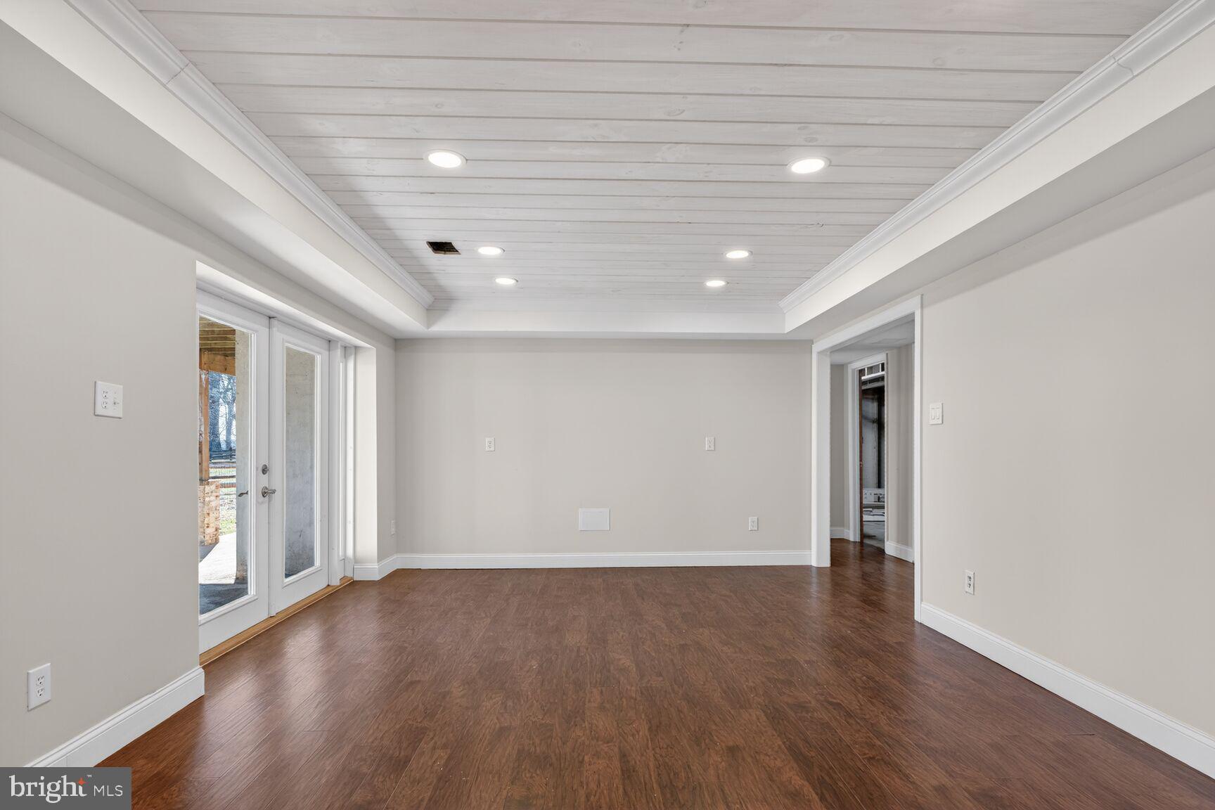 RIVER BEND - Residential