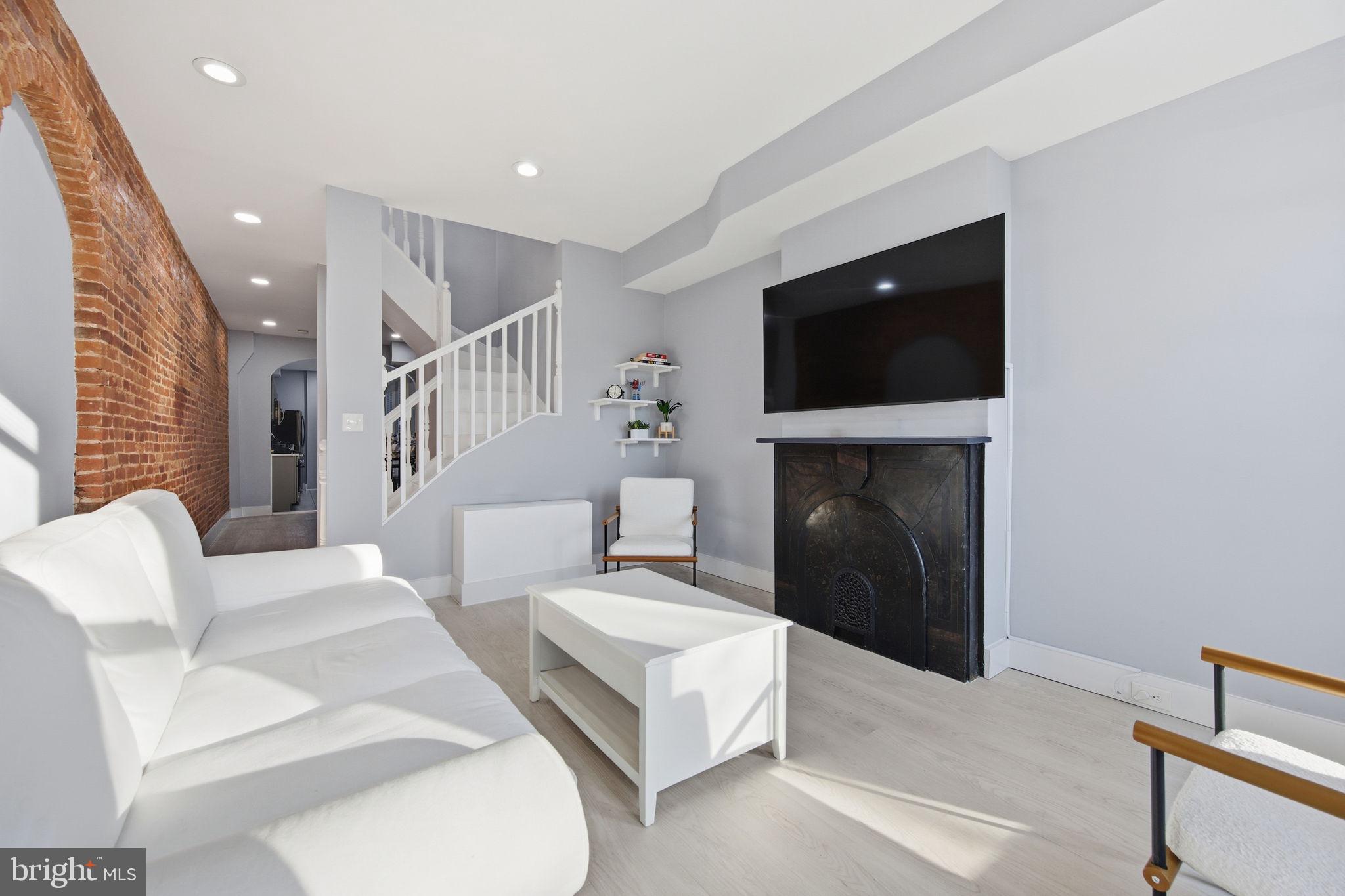 1015 RIVERSIDE AVENUE