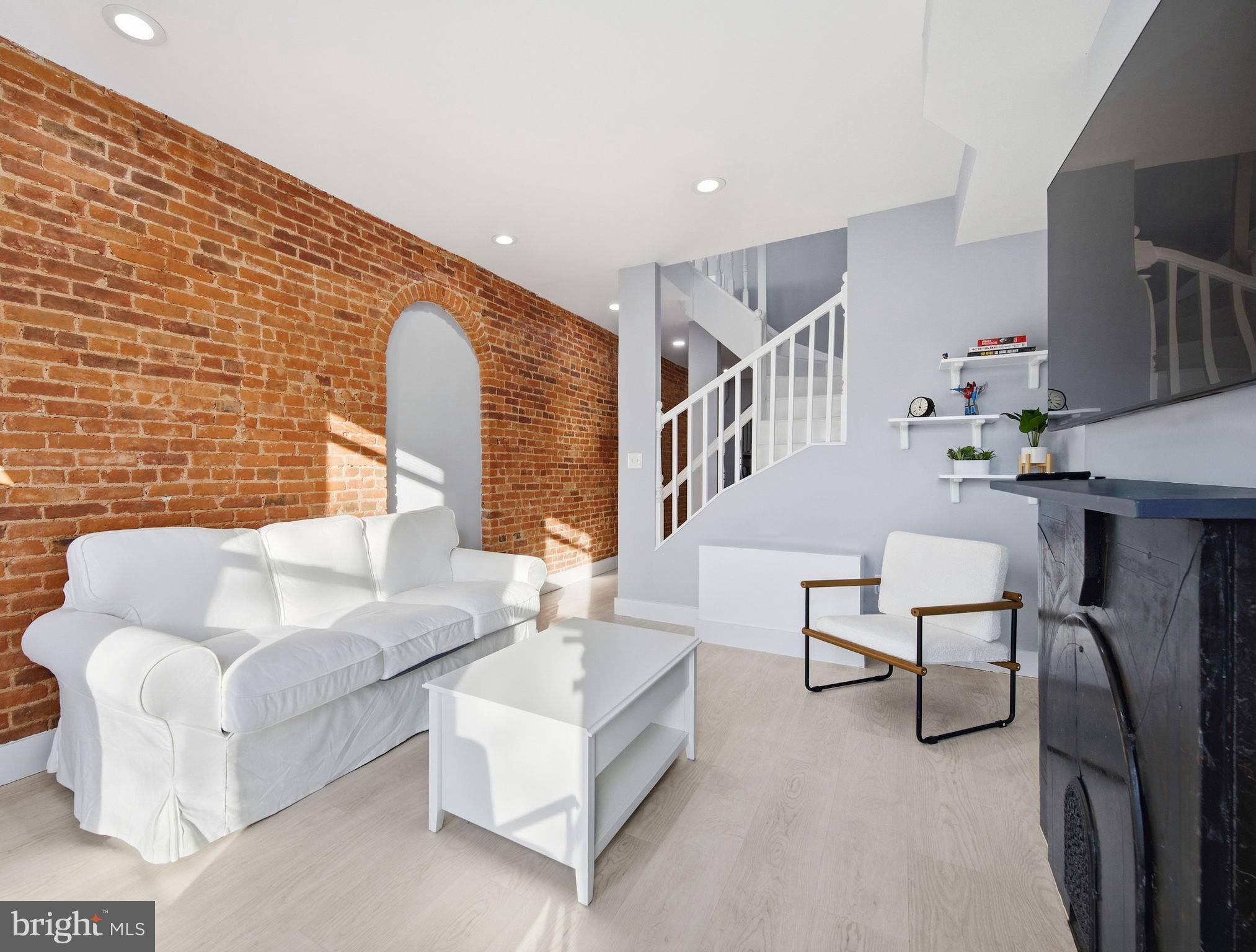 1015 RIVERSIDE AVENUE