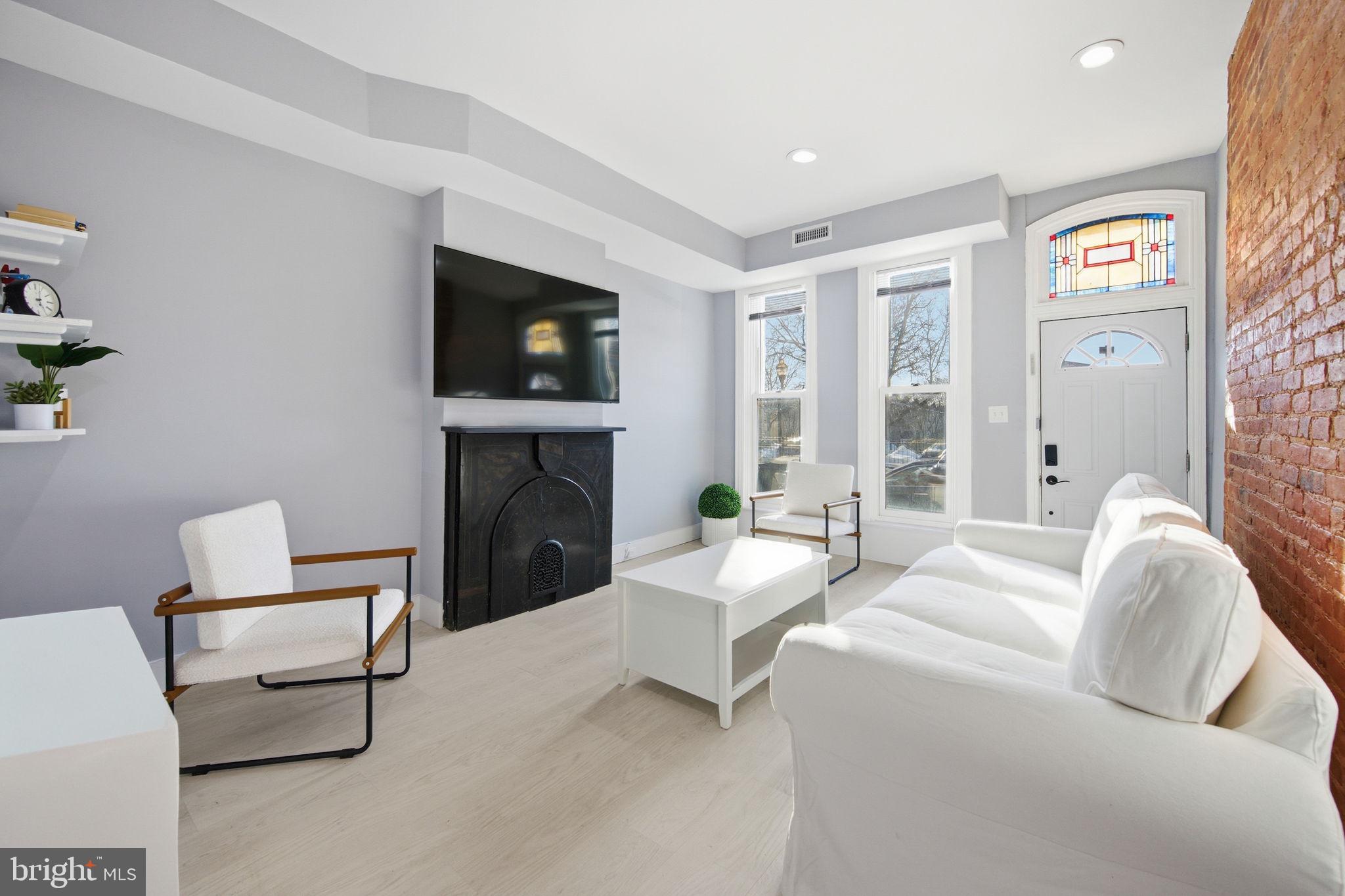 1015 RIVERSIDE AVENUE