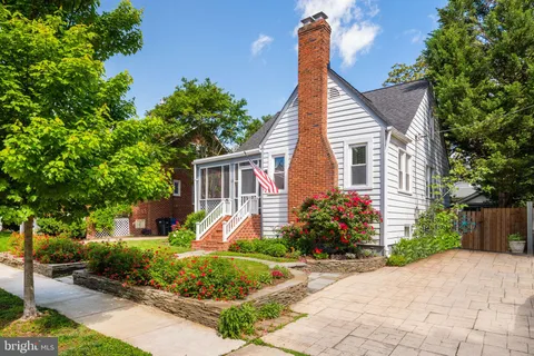 13 W Masonic View Avenue, Alexandria, VA 22301 - MLS#: VAAX2045066