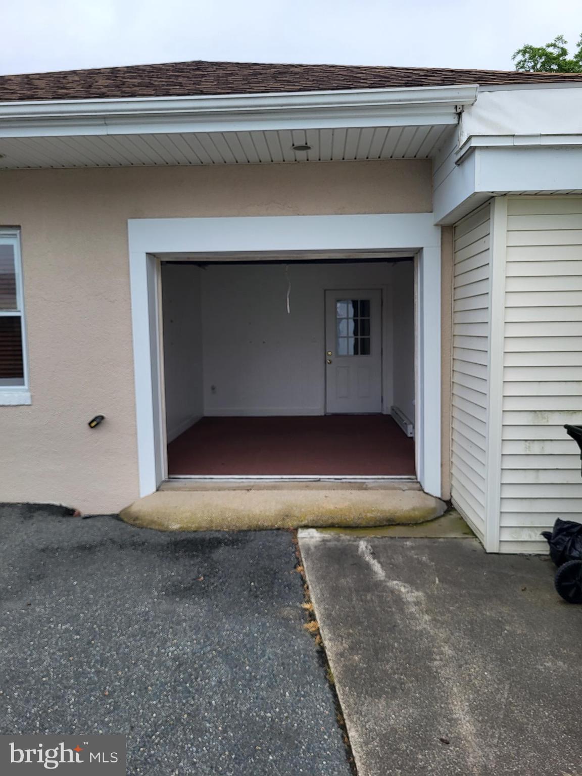 EASTON - Commercial Lease