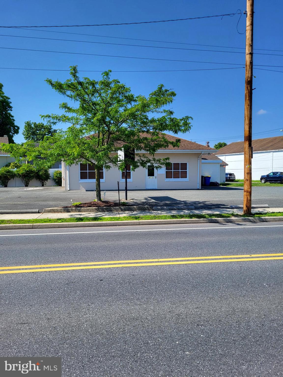 EASTON - Commercial Lease