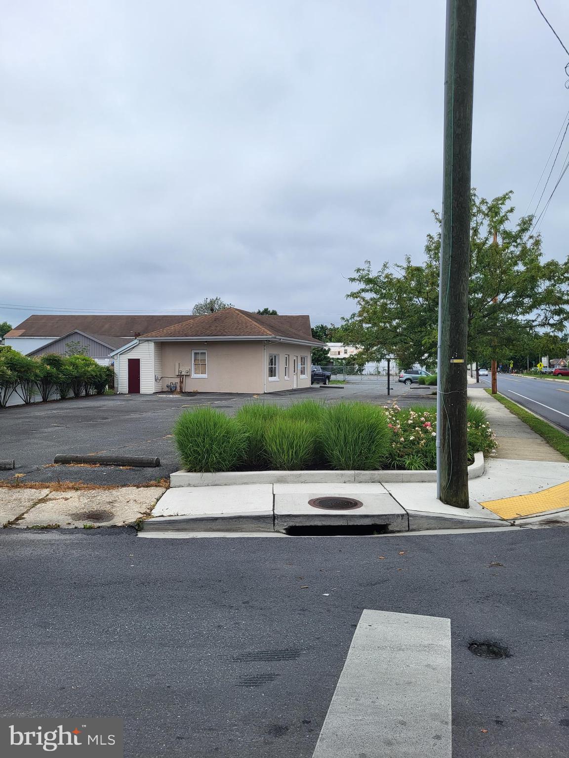 EASTON - Commercial Lease