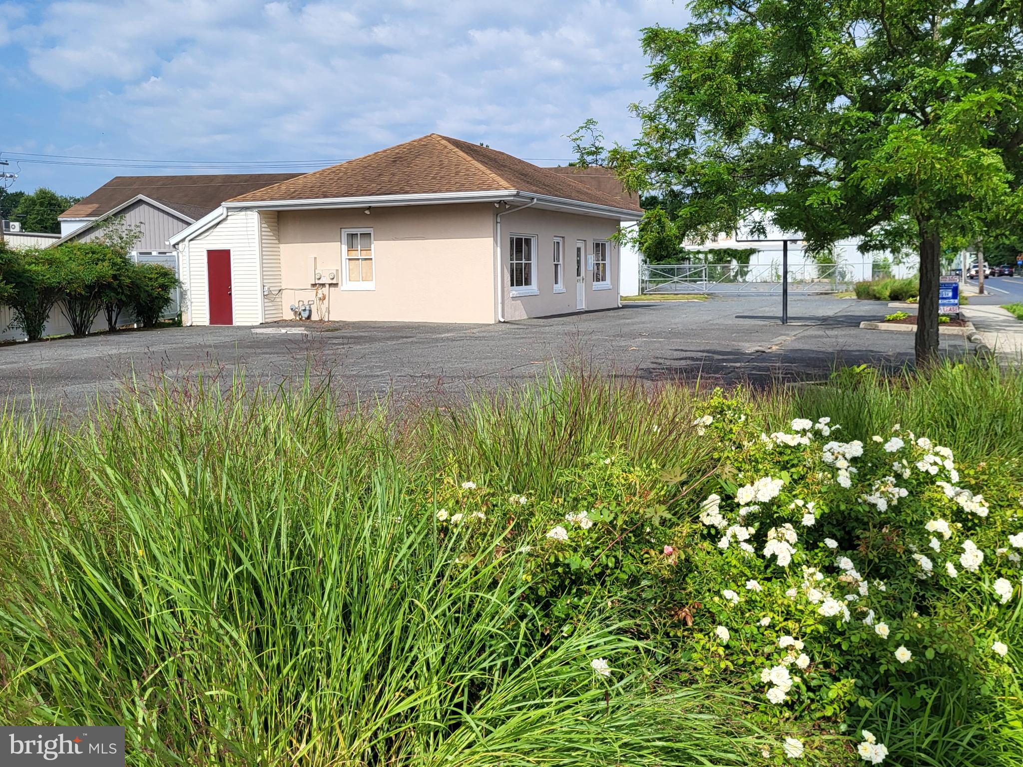 EASTON - Commercial Lease