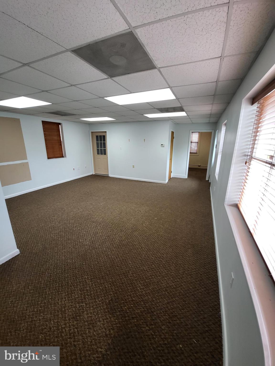 EASTON - Commercial Lease