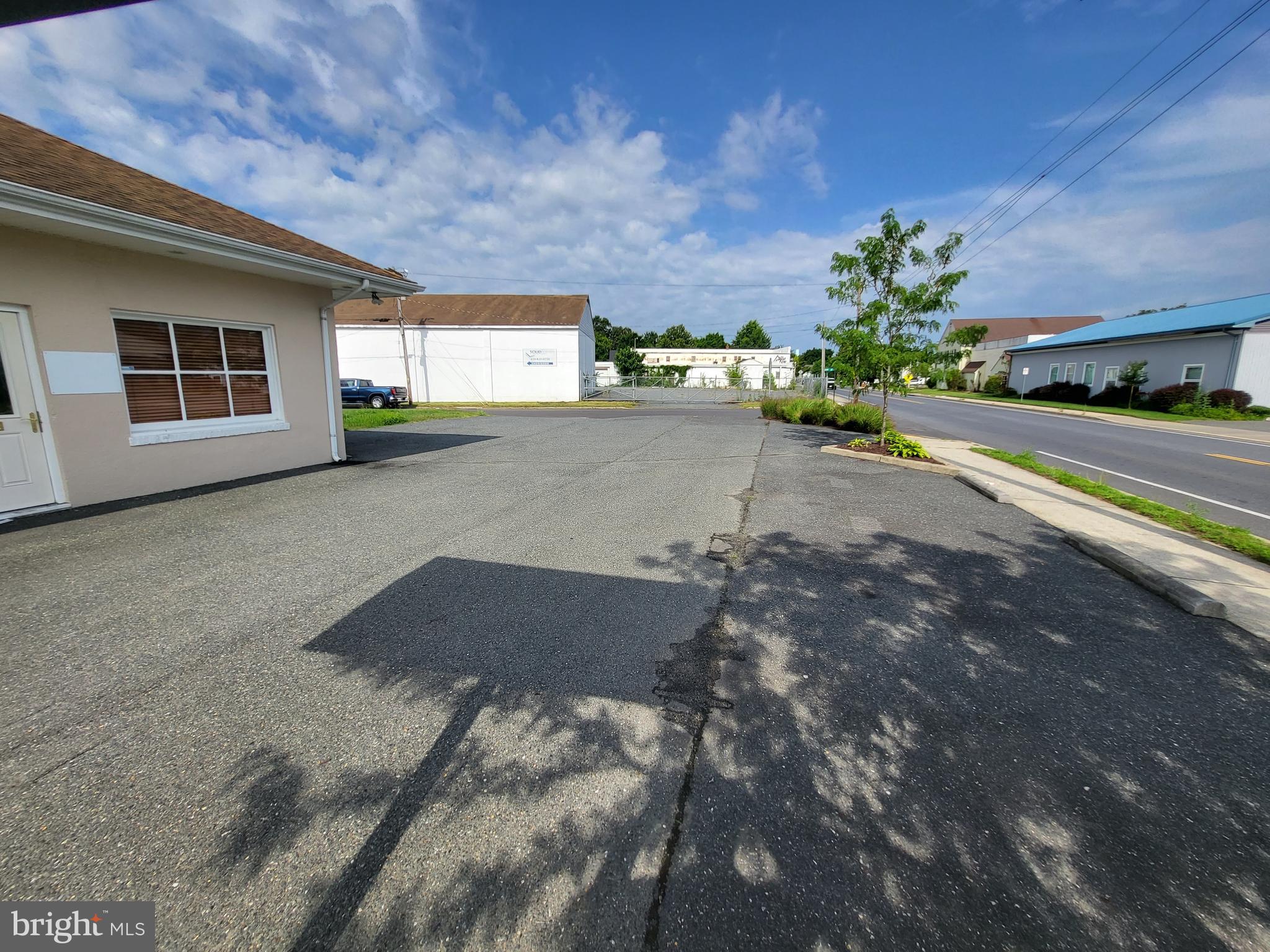 EASTON - Commercial Lease