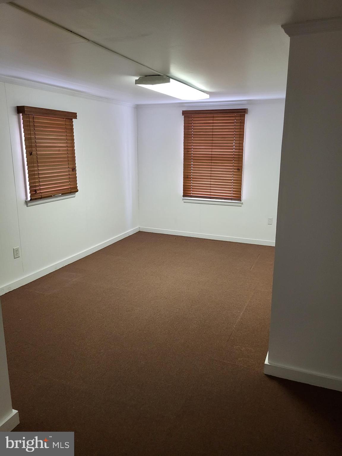 EASTON - Commercial Lease