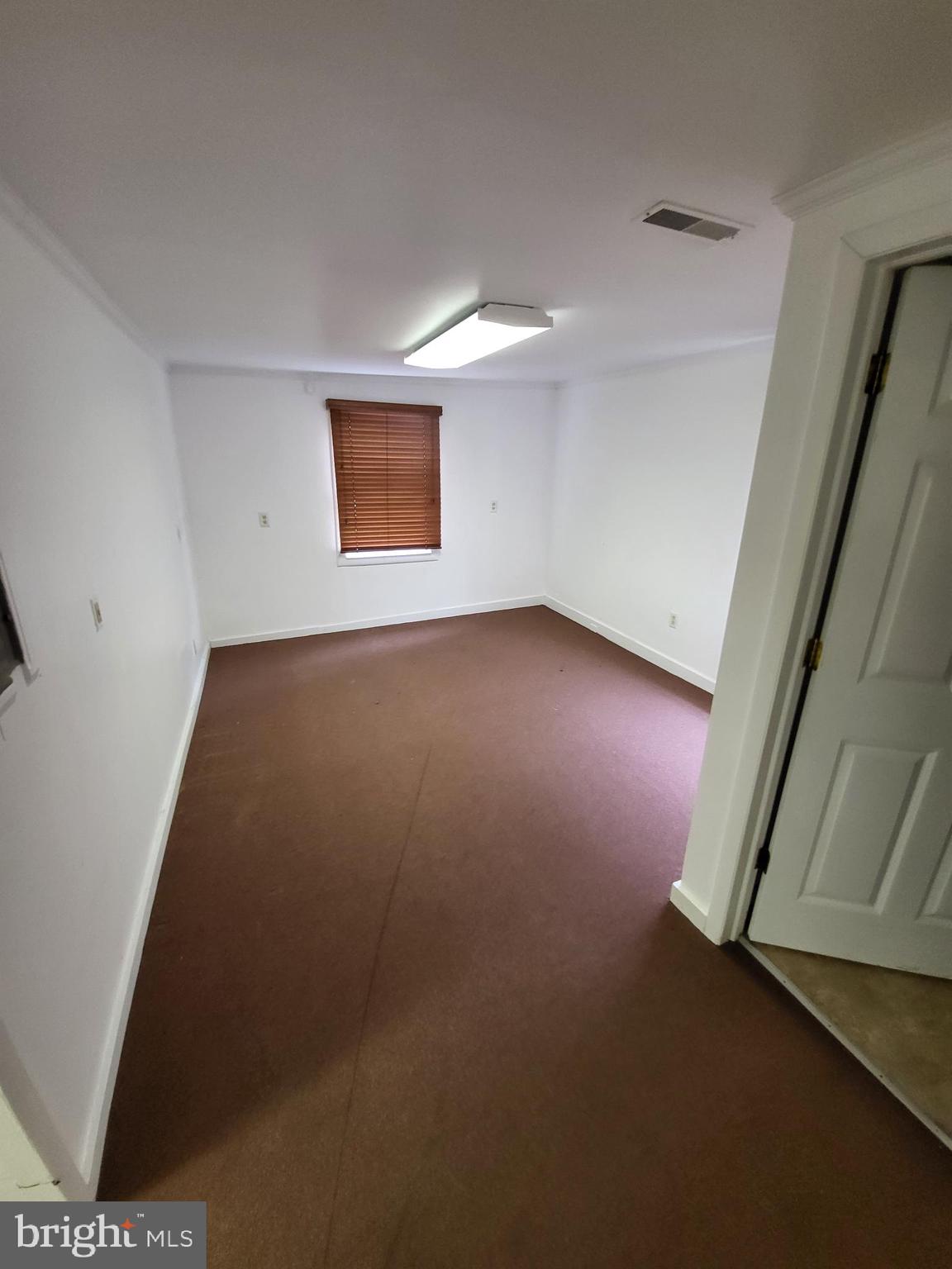 EASTON - Commercial Lease