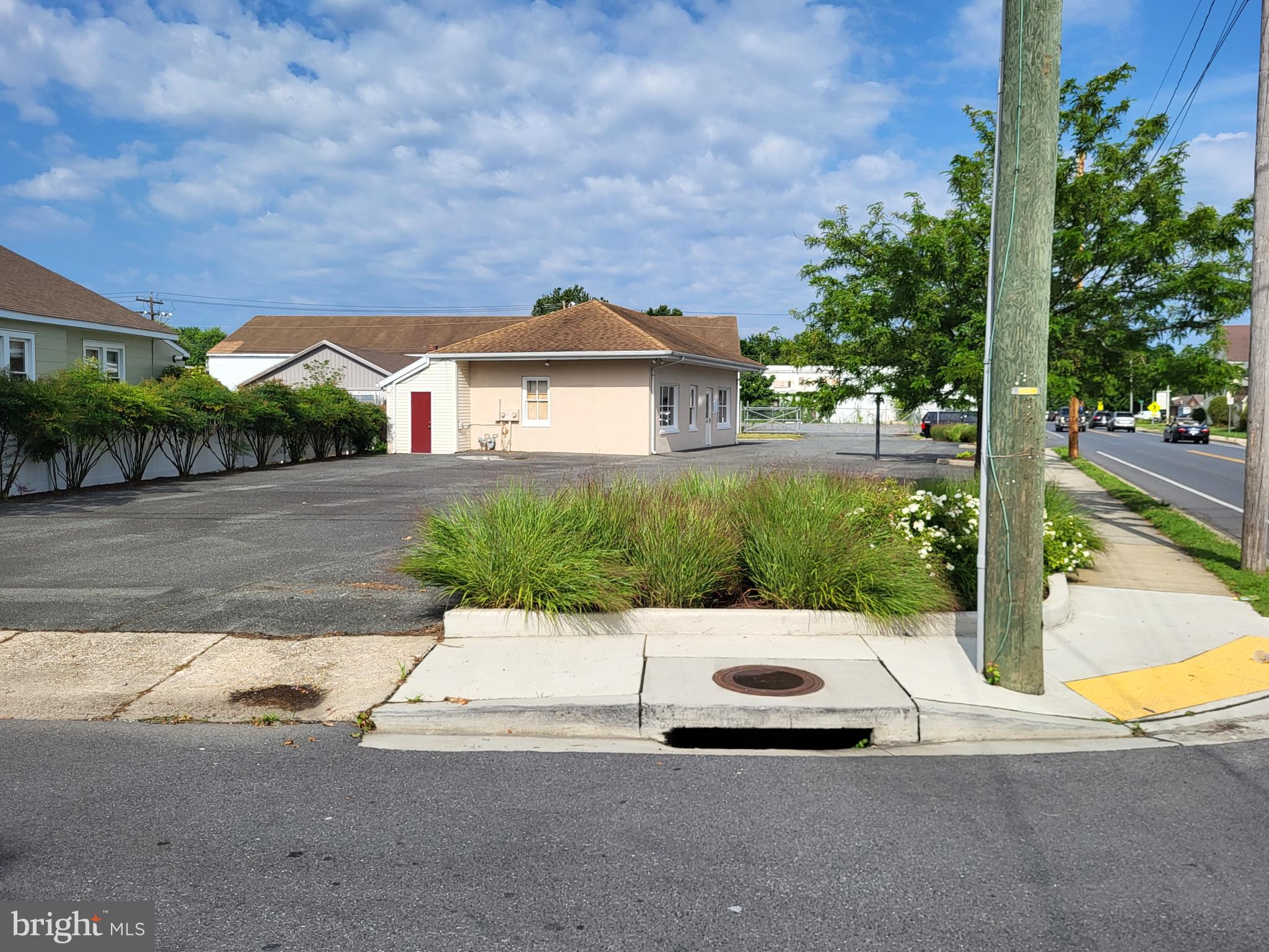 EASTON - Commercial Lease