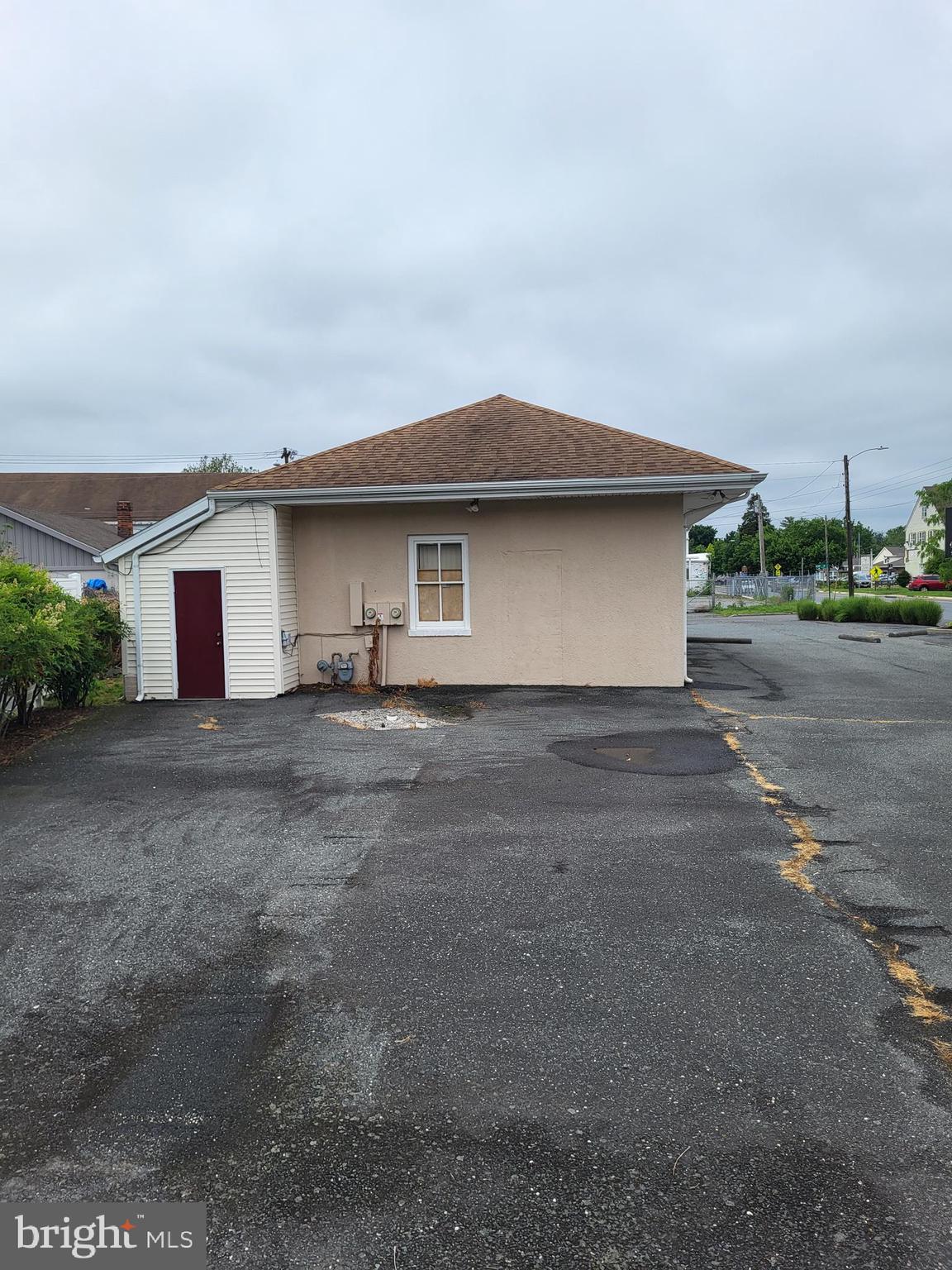 EASTON - Commercial Lease