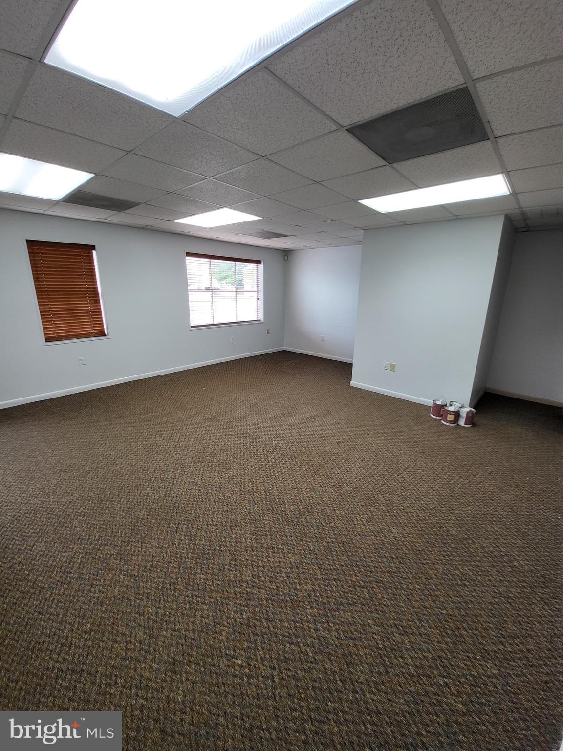 EASTON - Commercial Lease