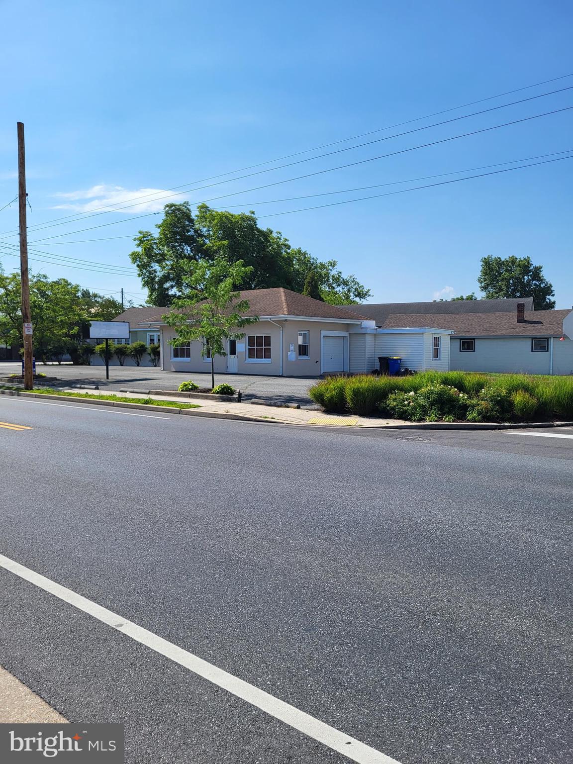 EASTON - Commercial Lease