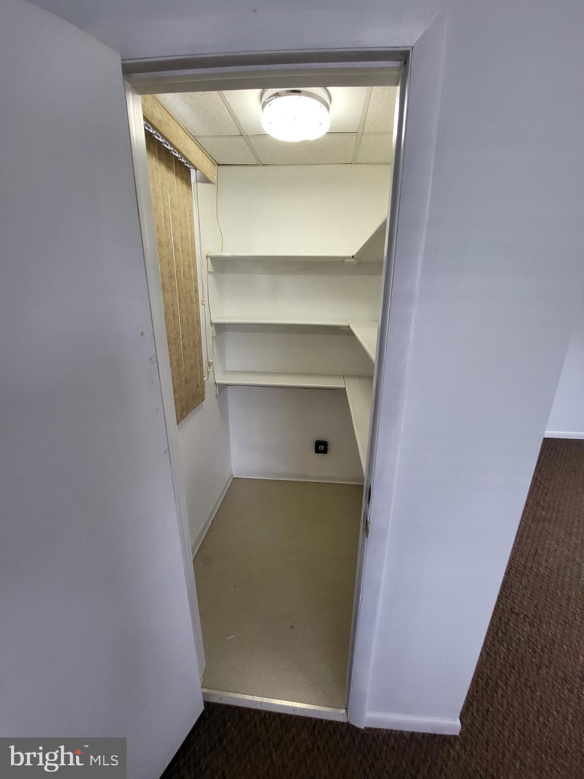 EASTON - Commercial Lease