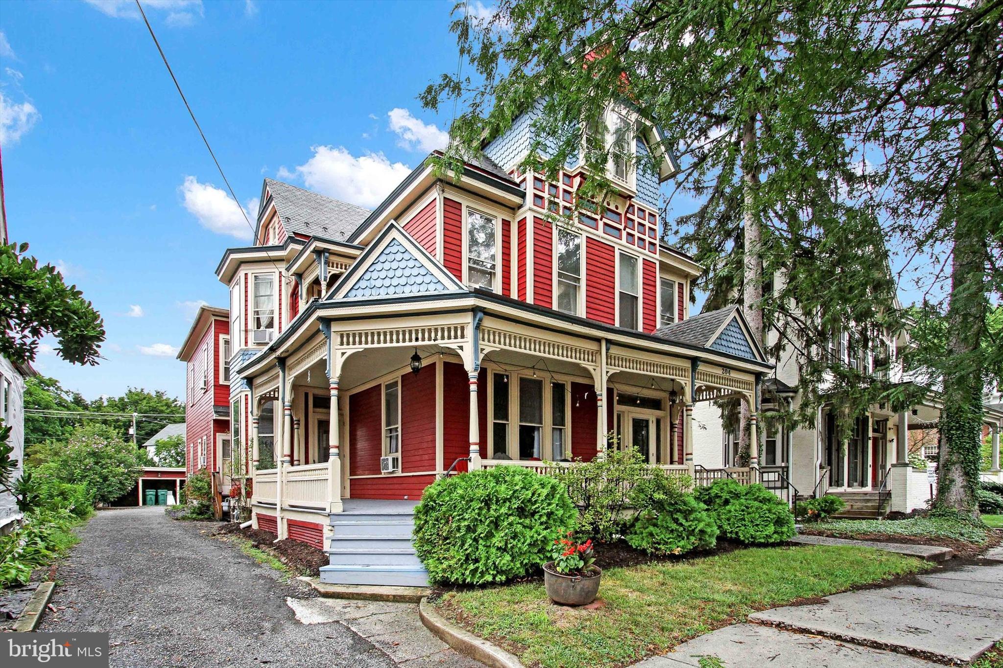 204 CARLISLE STREET