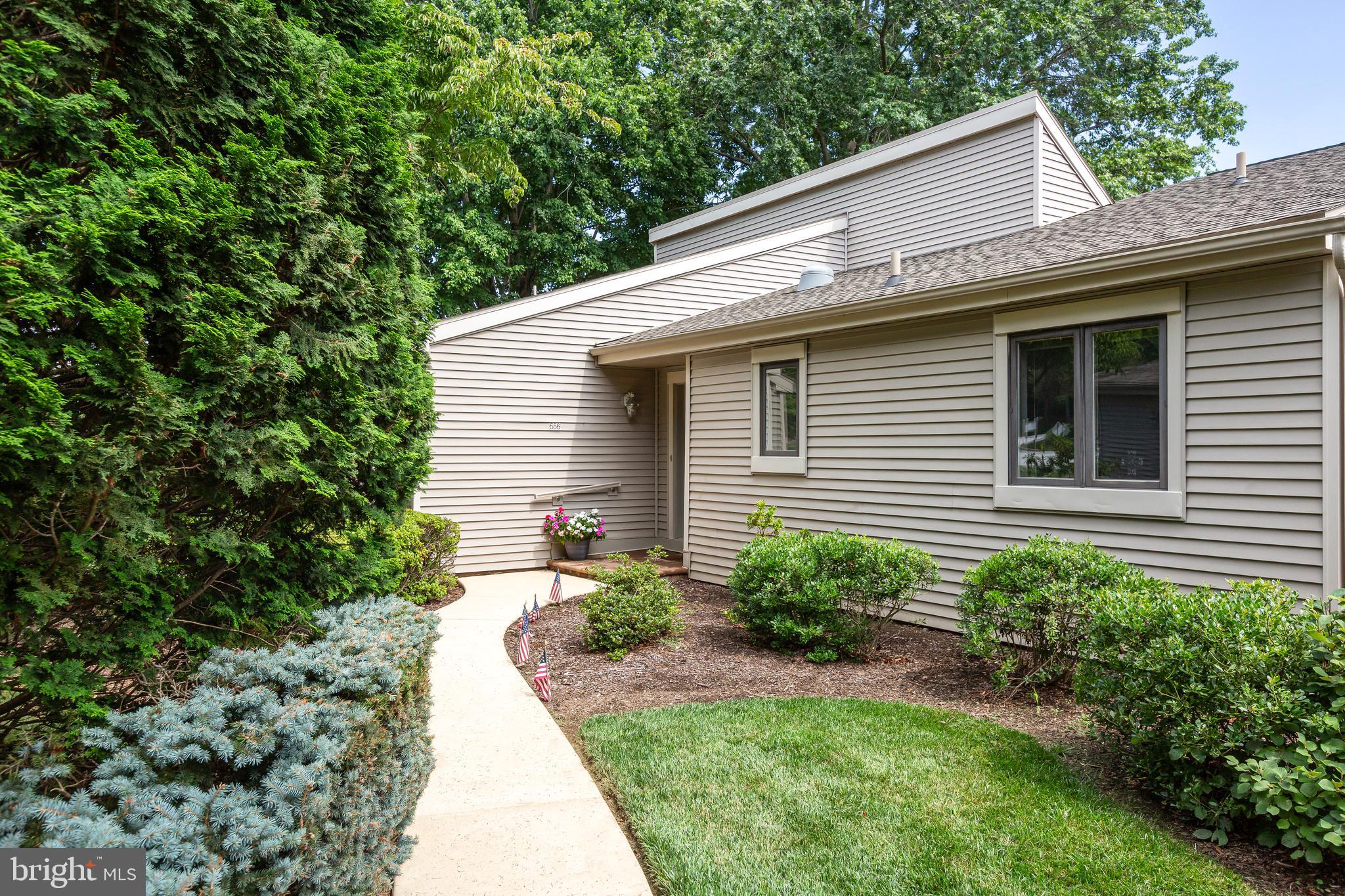 556 FRANKLIN WAY