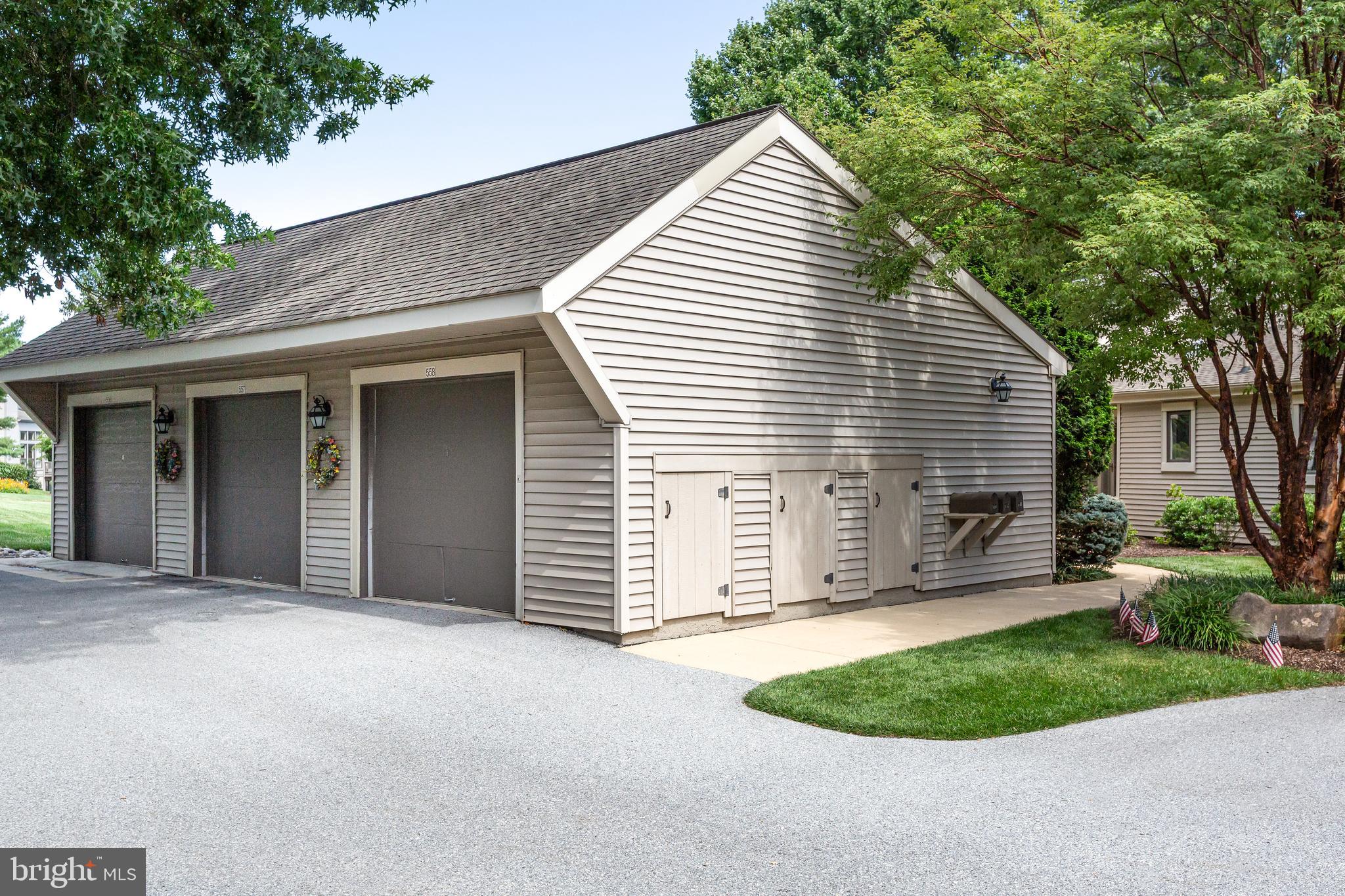 556 FRANKLIN WAY