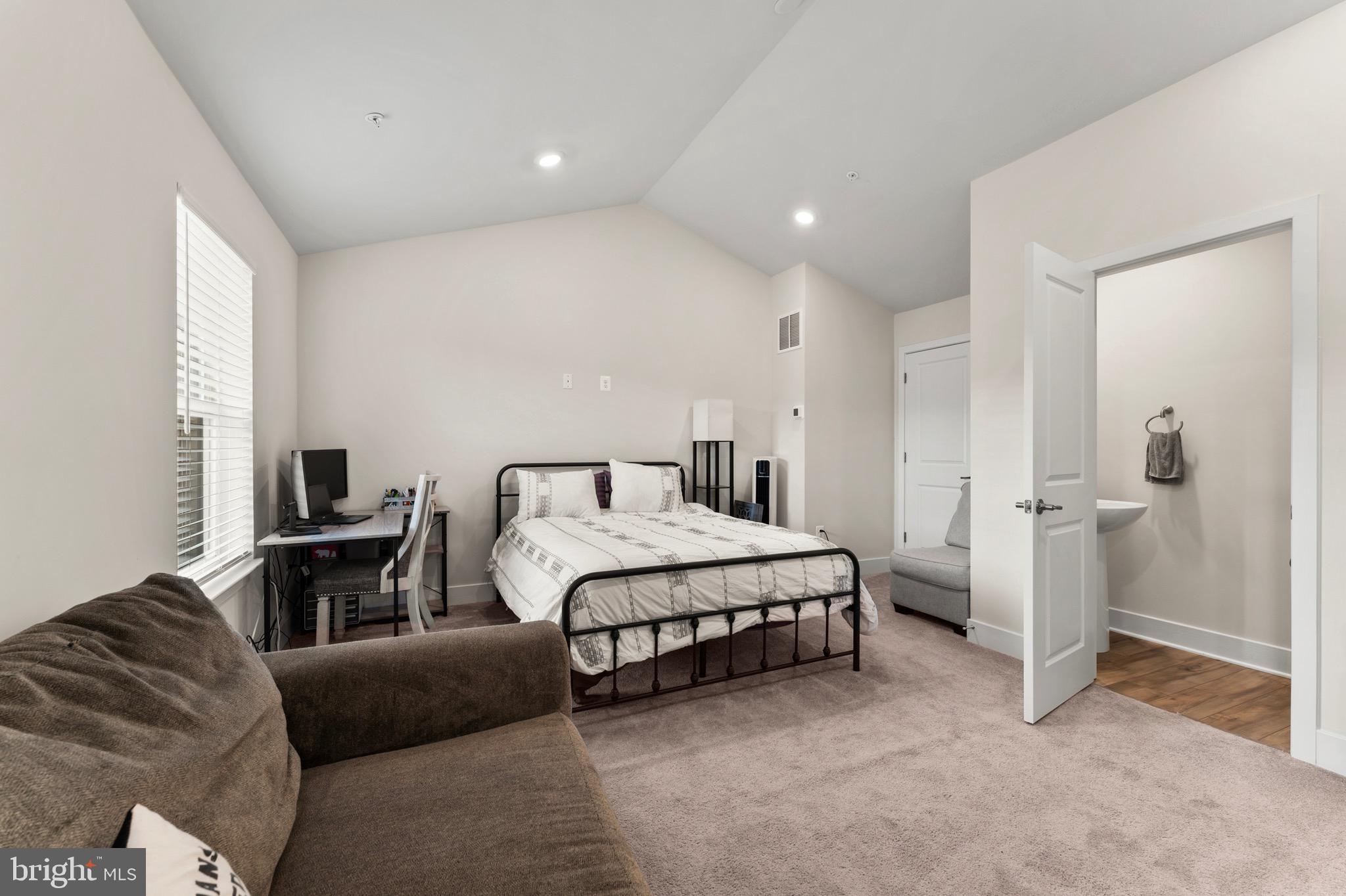 TANYARD SHORES - Residential