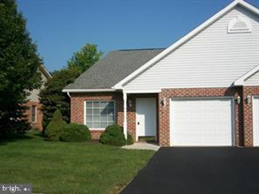 Immaculately maintained three-bedroom, 2 bath duplex in desirable north-end Fountainview neighborhood.  These sought-after single level living homes don't come available often, especially in this fabulous condition.  Move-in ready, this home checks all the boxes!  From the granite countertops in the open floorplan kithen, dining, and living area, to the wonderfully accented master bathroom with whirlpool bath, this home has it all.  New roof and HVAC in 2024, new floors, paint.....just unpack and move right in!  Don't miss your chance to tour this great home, and make it your own!  Don't wait and miss out!  Schedule your private tour today!