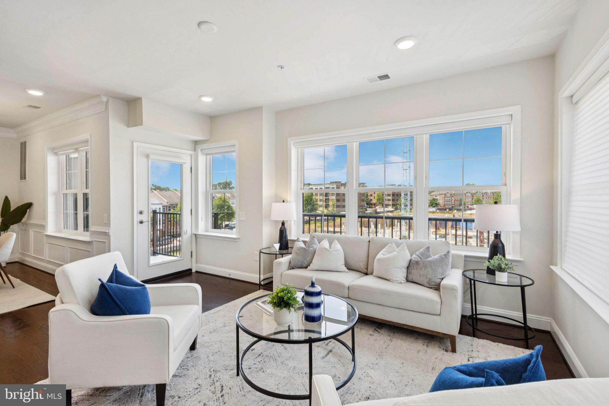 2907 BLEEKER STREET 3-404
