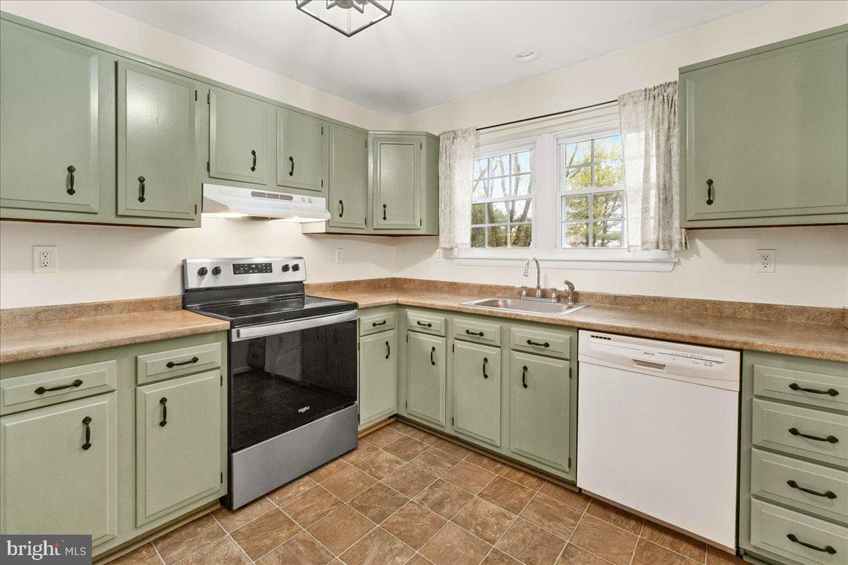 FAIR LEA HILLS - Residential