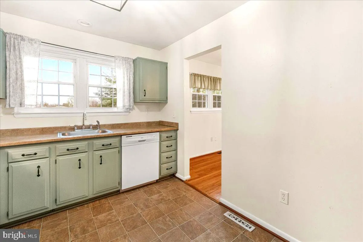 Westminster, Maryland 21157, United States, 3 Bedrooms Bedrooms, ,2 BathroomsBathrooms,Residential,Pending,99753