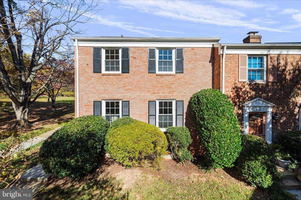 Photo of 3118 Barnard Court, FAIRFAX, VA 22031 (MLS # VAFX2274782)