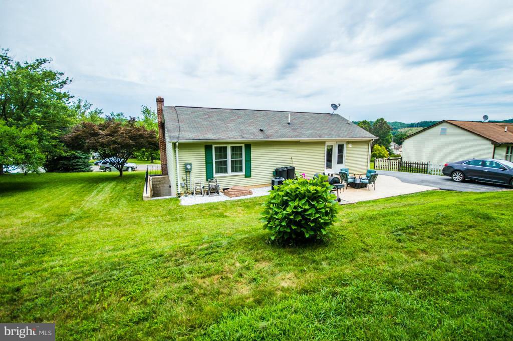 HENSEL STONE WOODS - Residential