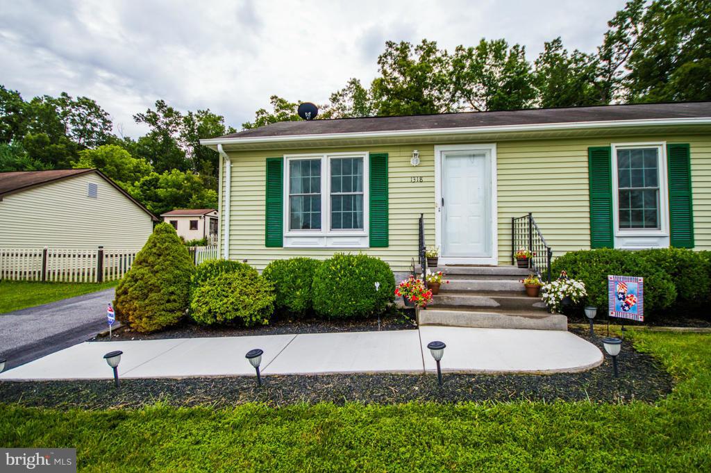 HENSEL STONE WOODS - Residential