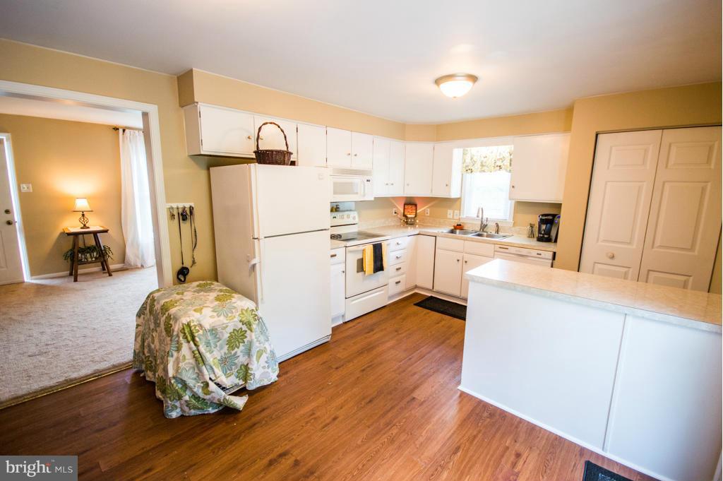 HENSEL STONE WOODS - Residential