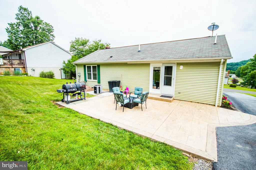 HENSEL STONE WOODS - Residential