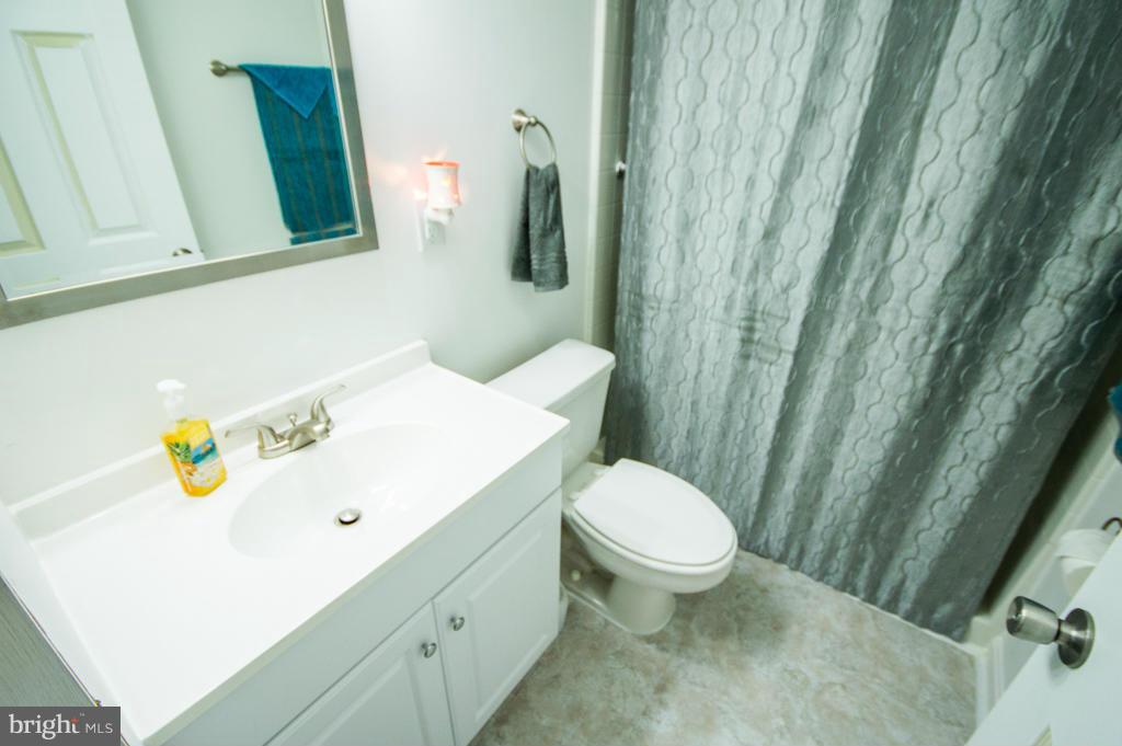 HENSEL STONE WOODS - Residential