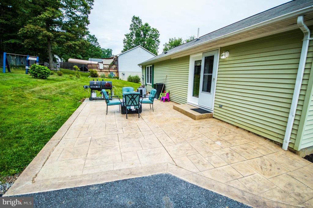 HENSEL STONE WOODS - Residential