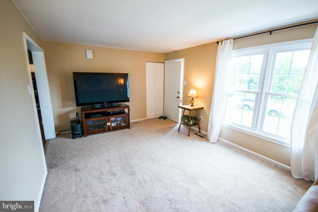 HENSEL STONE WOODS - Residential