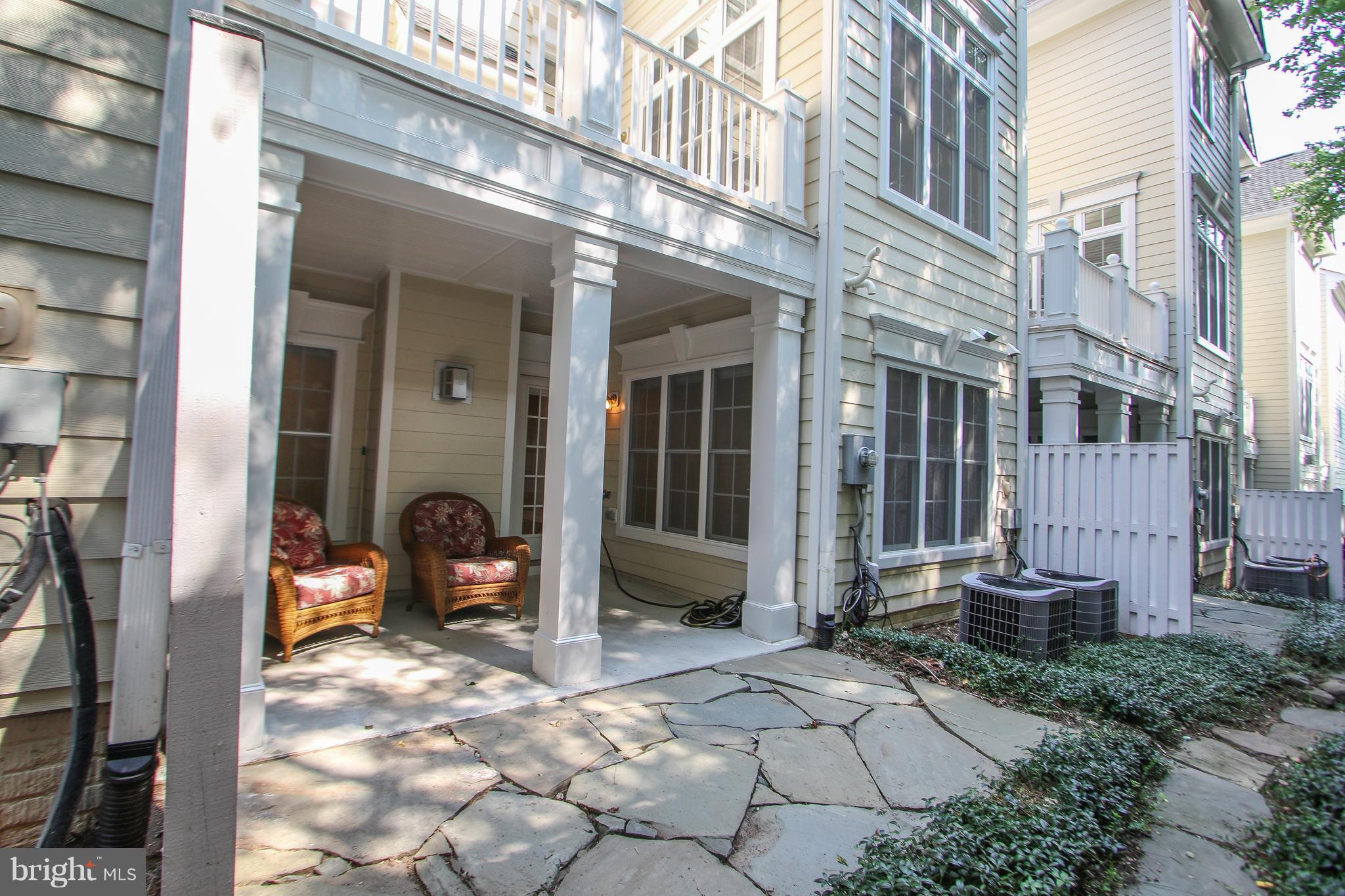 CHARLESTON SQUARE TOWNHM - Residential