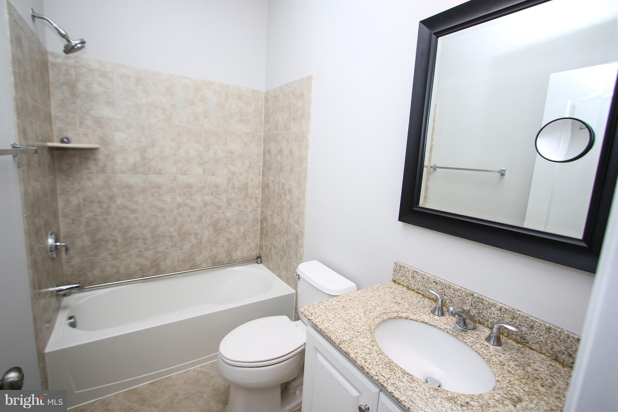 CHARLESTON SQUARE TOWNHM - Residential