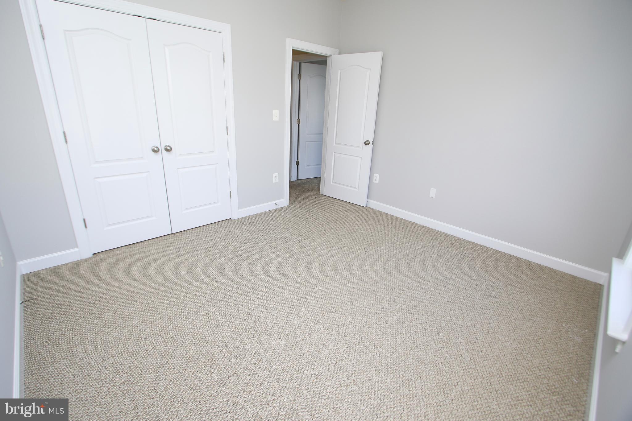 CHARLESTON SQUARE TOWNHM - Residential