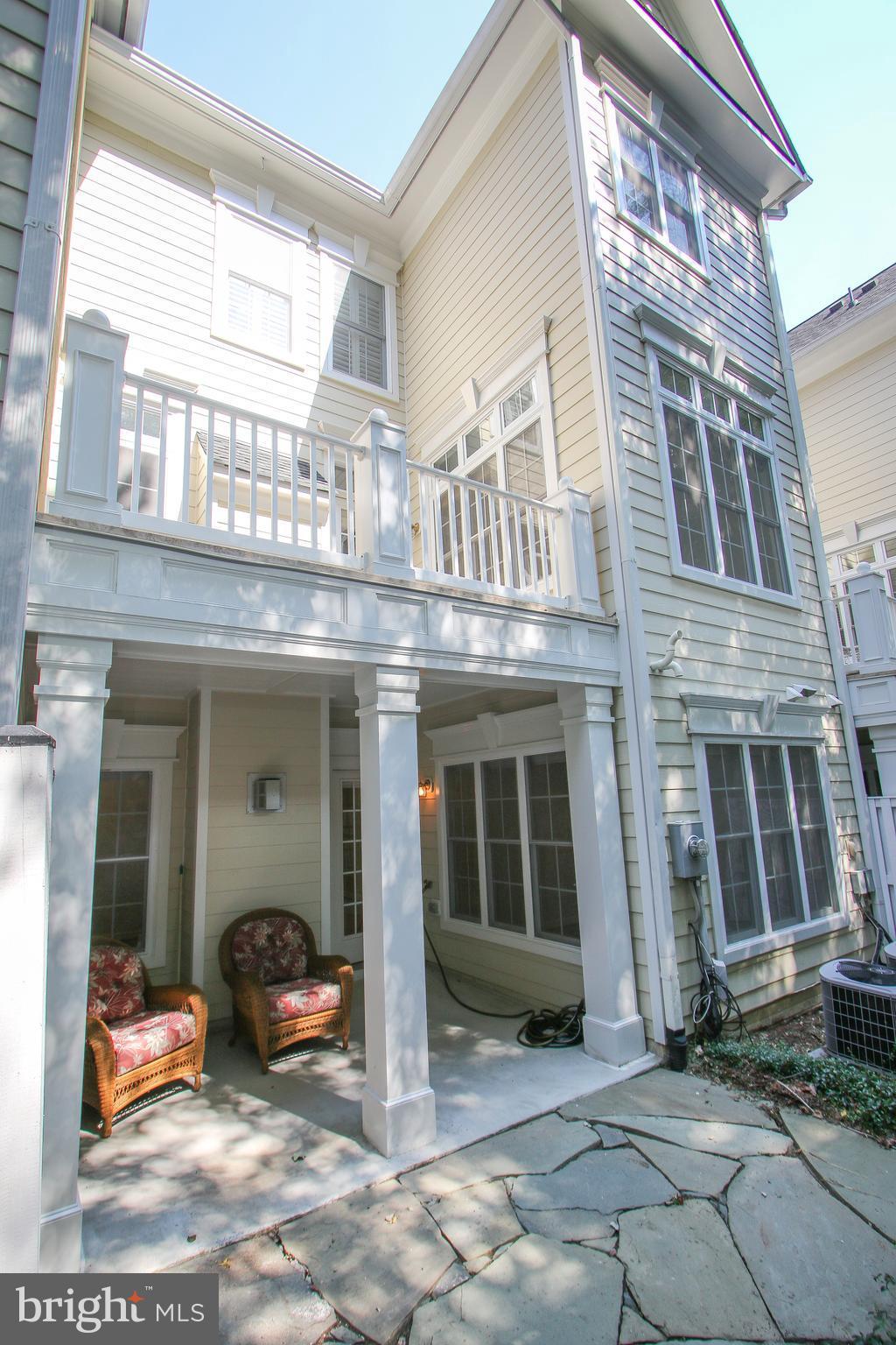 CHARLESTON SQUARE TOWNHM - Residential