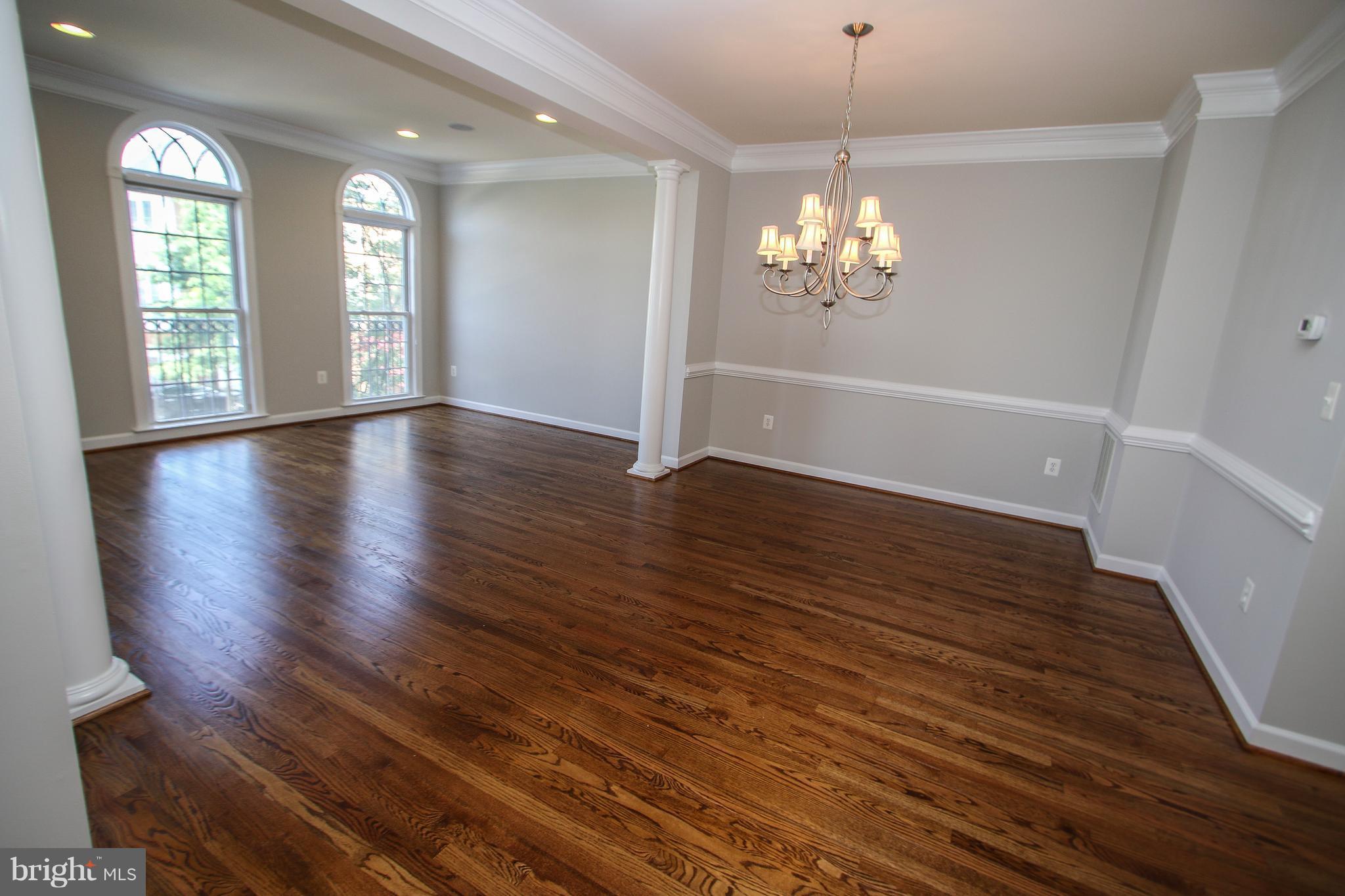 CHARLESTON SQUARE TOWNHM - Residential