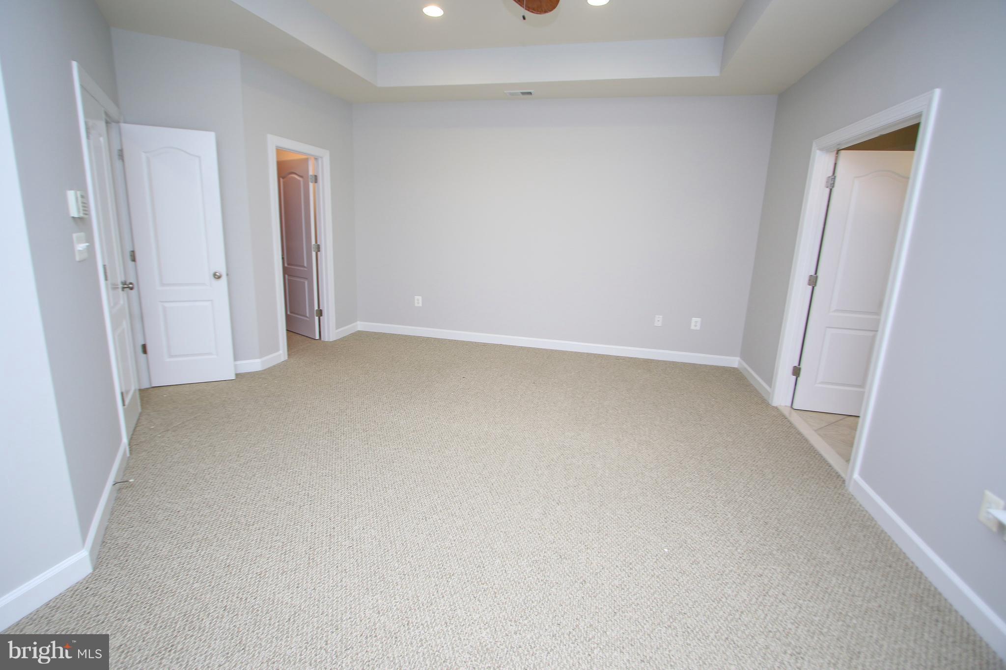 CHARLESTON SQUARE TOWNHM - Residential